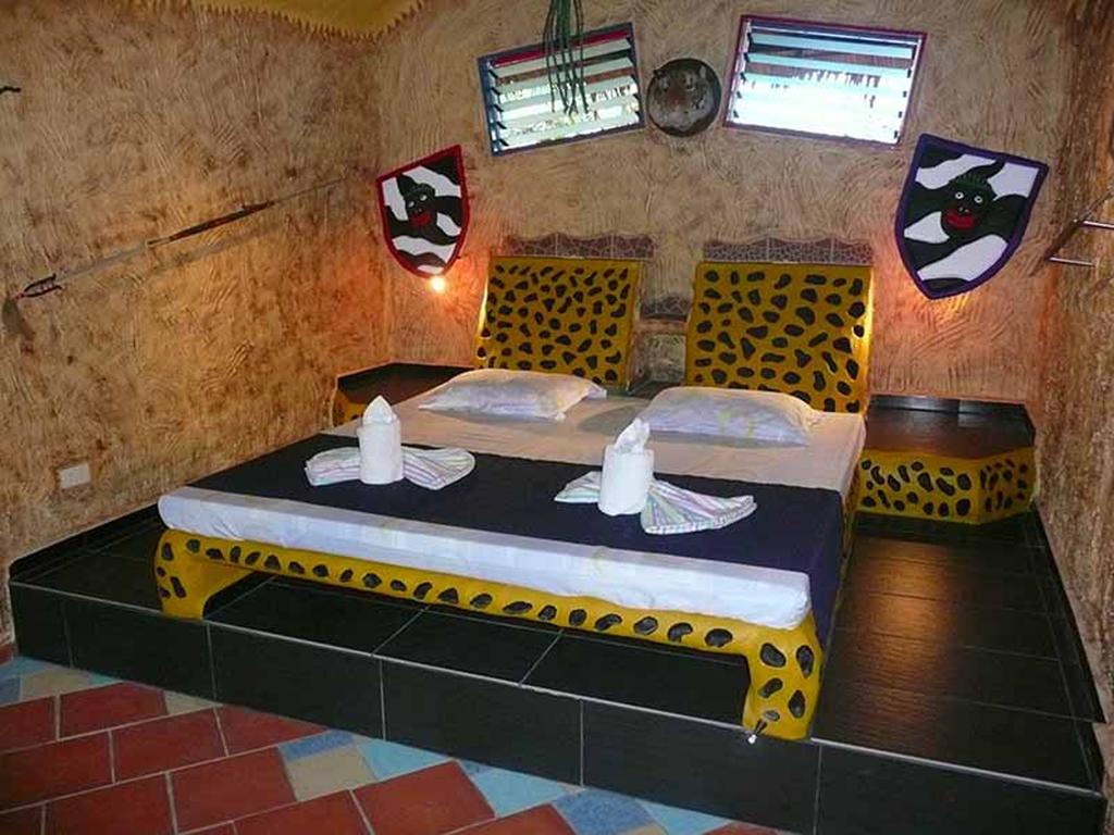 Takatuka Beach Resort Sipalay Phòng bức ảnh