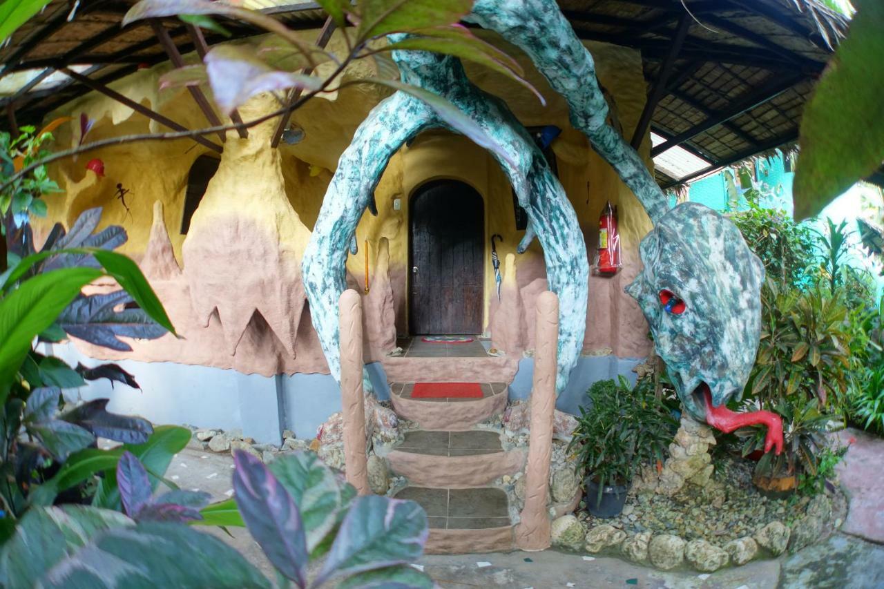 Takatuka Beach Resort Sipalay Ngoại thất bức ảnh